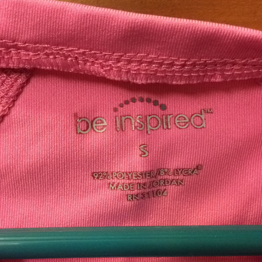 Exercise tops - Picture 3 of 6